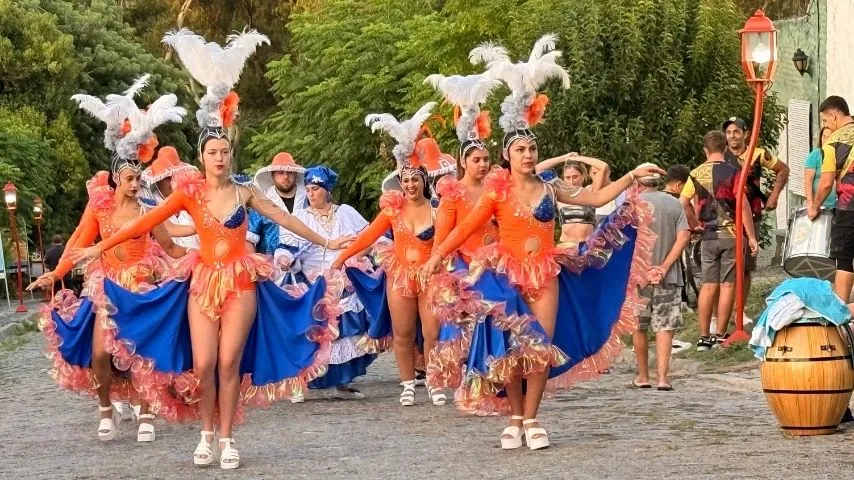 Rosario se prepara para brillar: El “mejor carnaval” de Colonia lanza su edición 2026