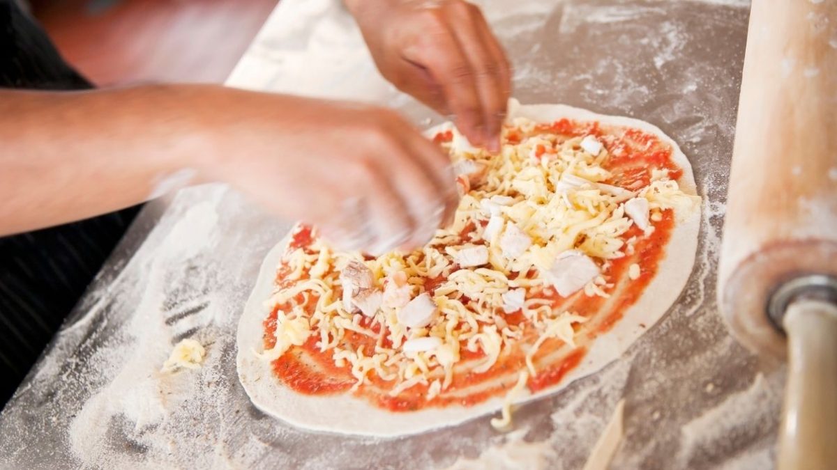 Venta de prepizzas a beneficio del Refugio Juan Lacaze