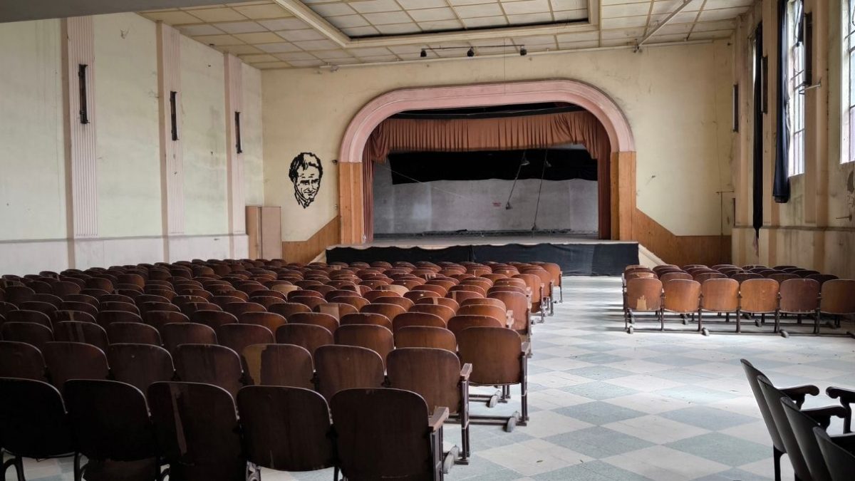 Juan Lacaze recibe 244 butacas para centros culturales