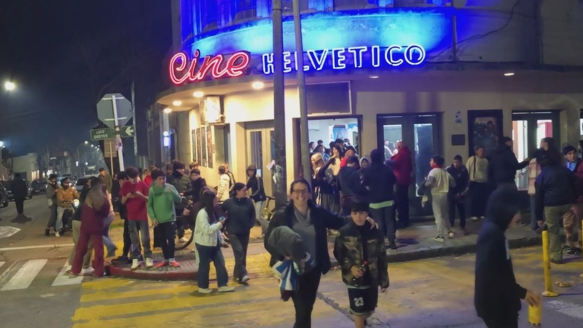 Nueva Helvecia: 400 personas vieron a Uruguay en el cine (VIDEO)