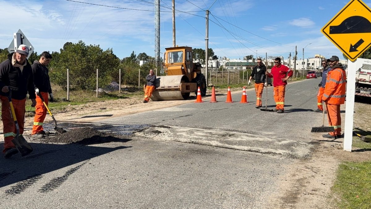 Reconstruyen cuatro lomadas en calle Zapicán de Juan Lacaze