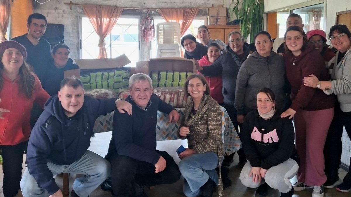Rotary dona alimentos a Granja La Esperanza Sabalera